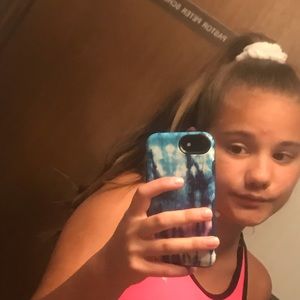 Meet your Posher, Elise